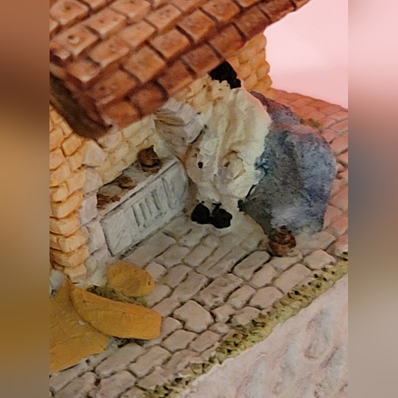 Tom Fools Cottage David Winter Cottages TOM FOOL'S COTTAGE #9 ISSUED 1991 - Picture 3 of 10